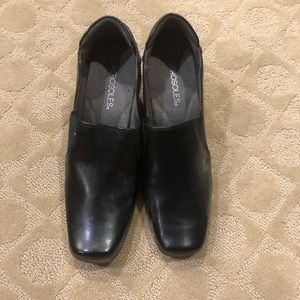 Aerosoles black heels